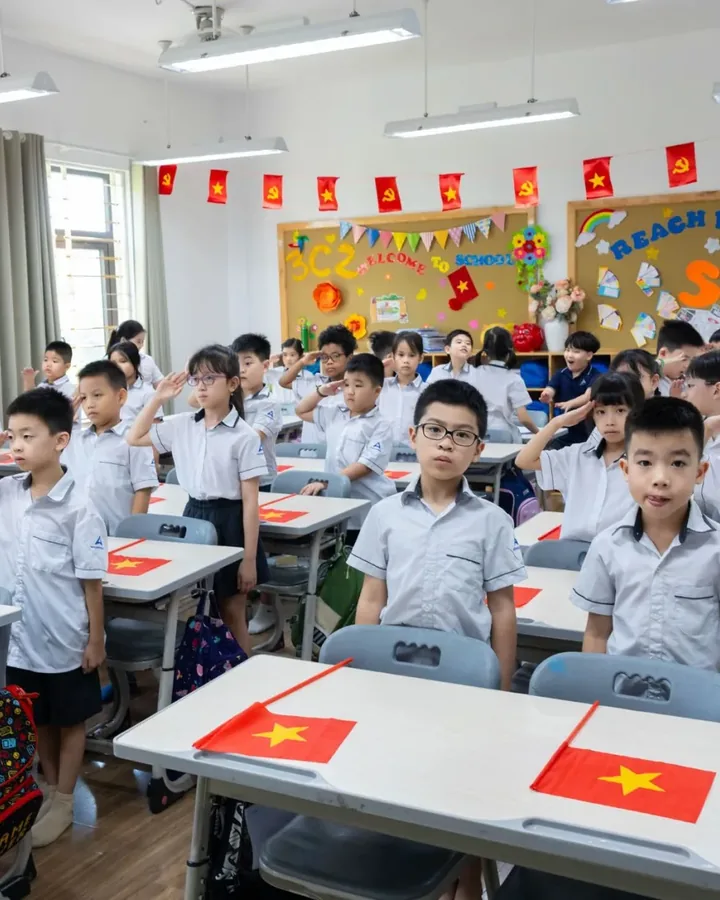 Bảng và tài liệu học tập